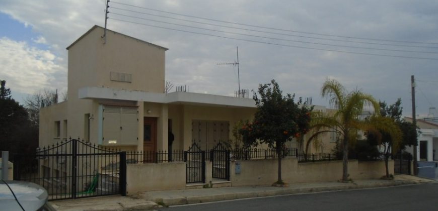 Paphos Paphos Town Bungalow For Sale RMR40144