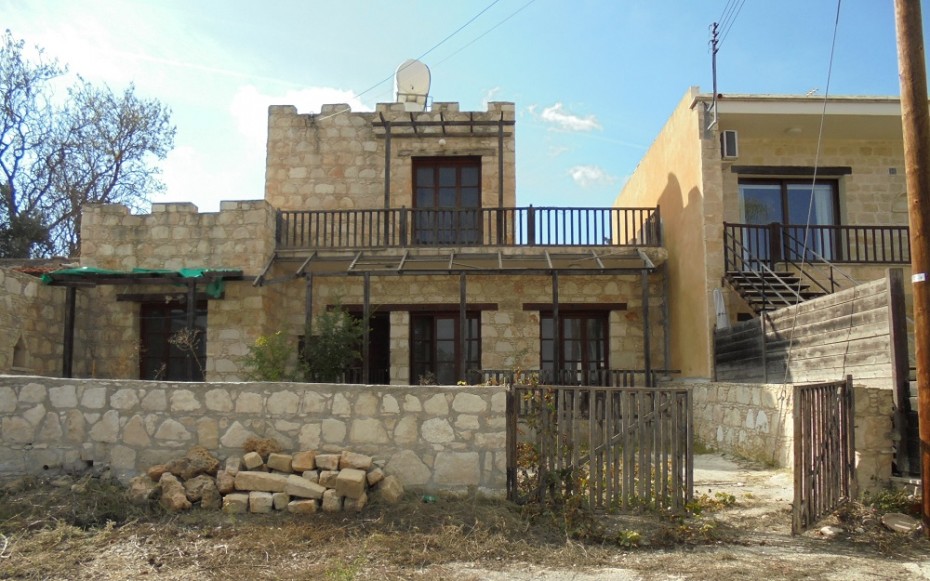 Paphos Stroumbi Detached Villa For Sale RMR40137