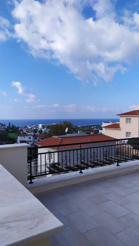 Paphos Chlorakas 2 Bedroom Apartment For Rent BCR004