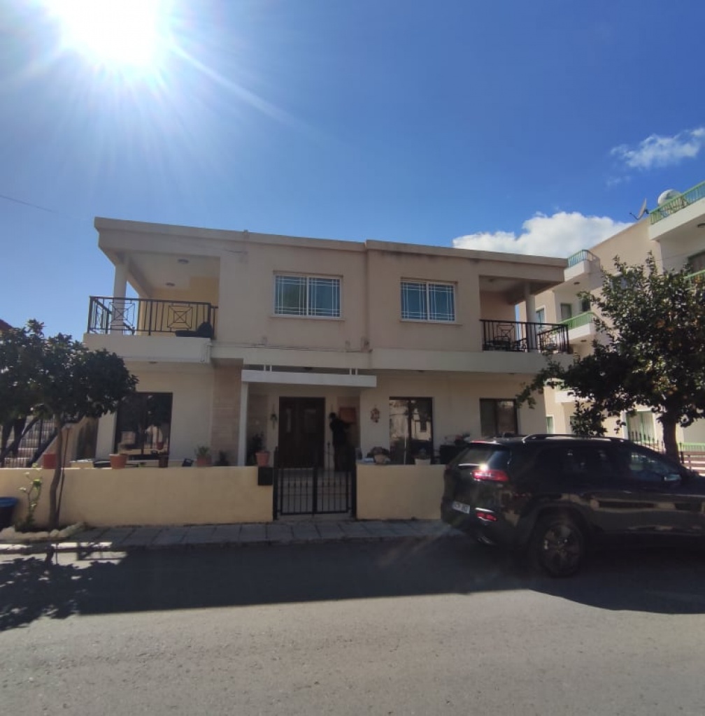 Paphos Town 3 Bedroom Penthouse for Rent BC161
