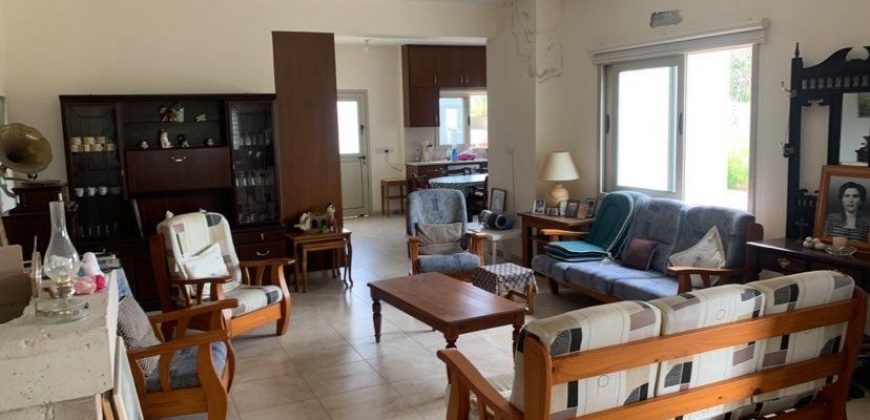 Paphos Kissonerga 5 Bedroom Villa For Rent BC191