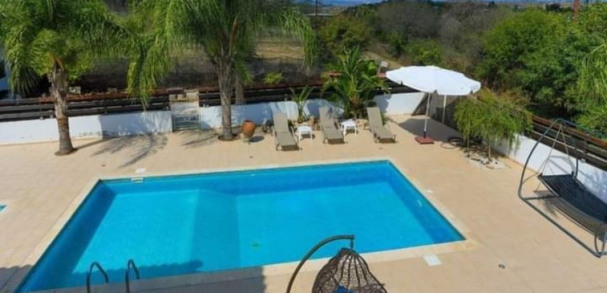 Paphos Polemi 5 Bedroom Luxury Villa for Rent BC168