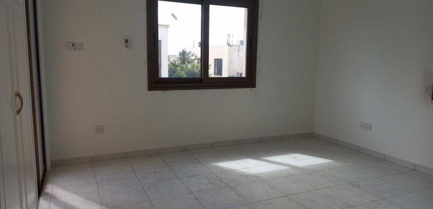 Paphos Town Center 3 Bedroom Apartment For Rent BCP015