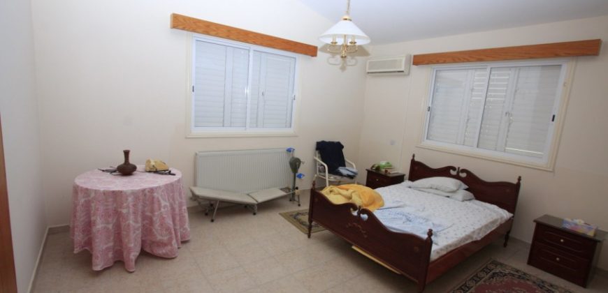 Paphos Petrideia 4 Bedroom Bungalow For Sale WWR5766