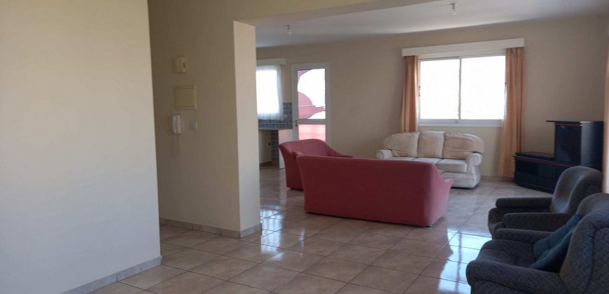 Paphos Town Center 3 Bedroom Apartment For Rent BCP049