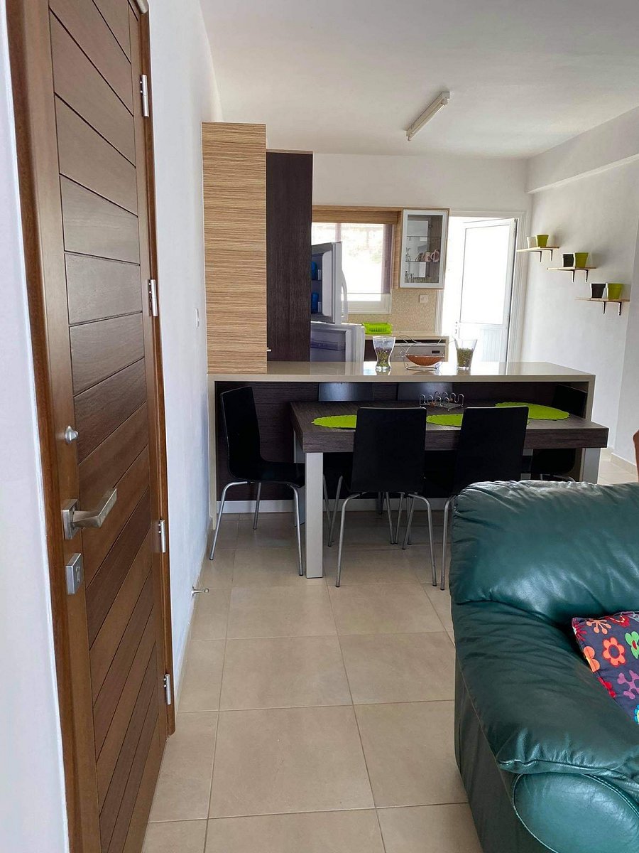 Paphos Konia 2 Bedroom Apartment Ground Floor For Rent BC242