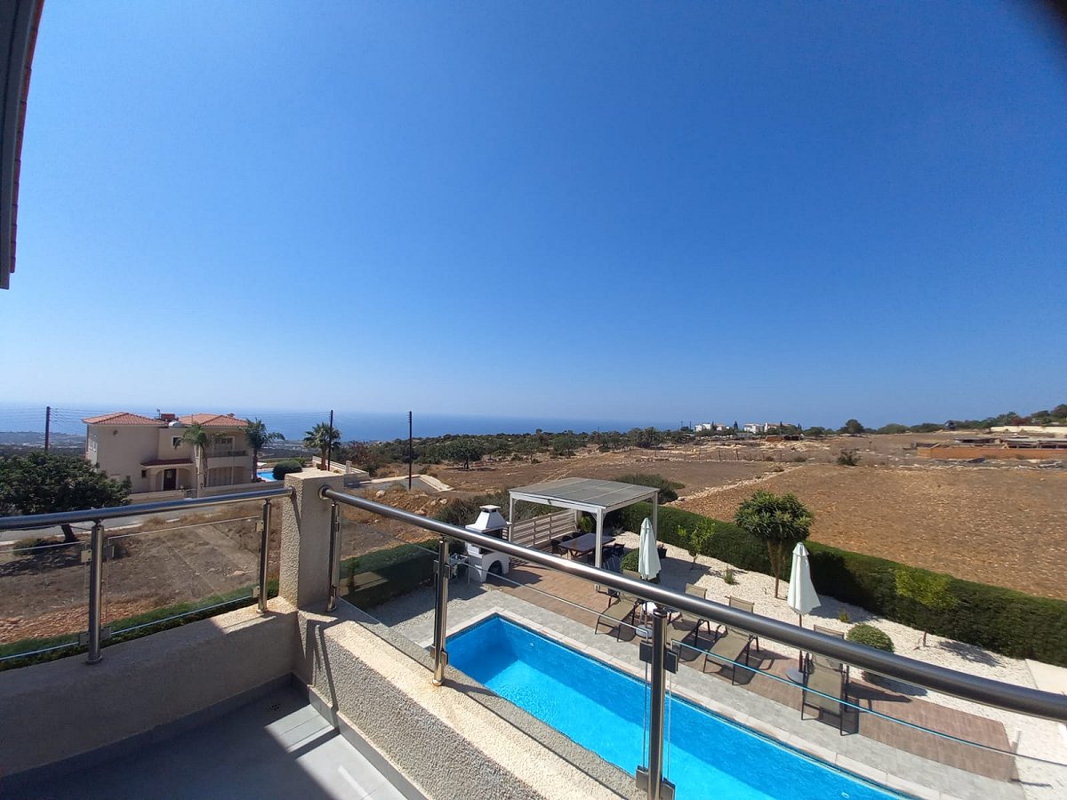 Paphos Peyia 3 Bedroom Villa For Rent GRP014