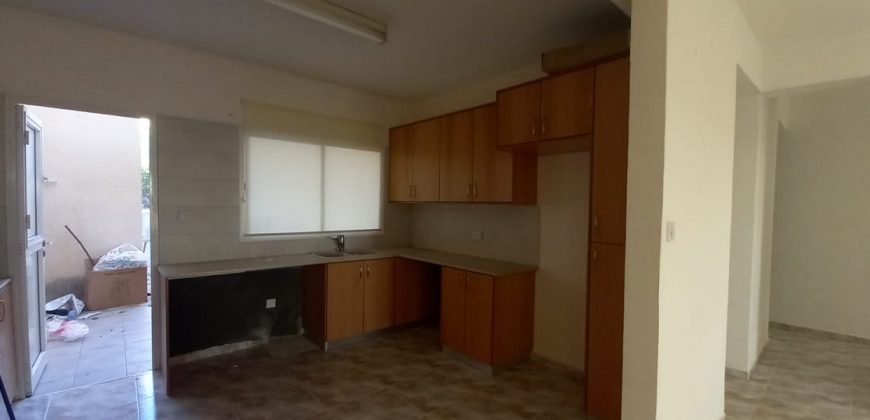 Paphos 3 Bedroom Apartment Ground Floor For Rent BC353