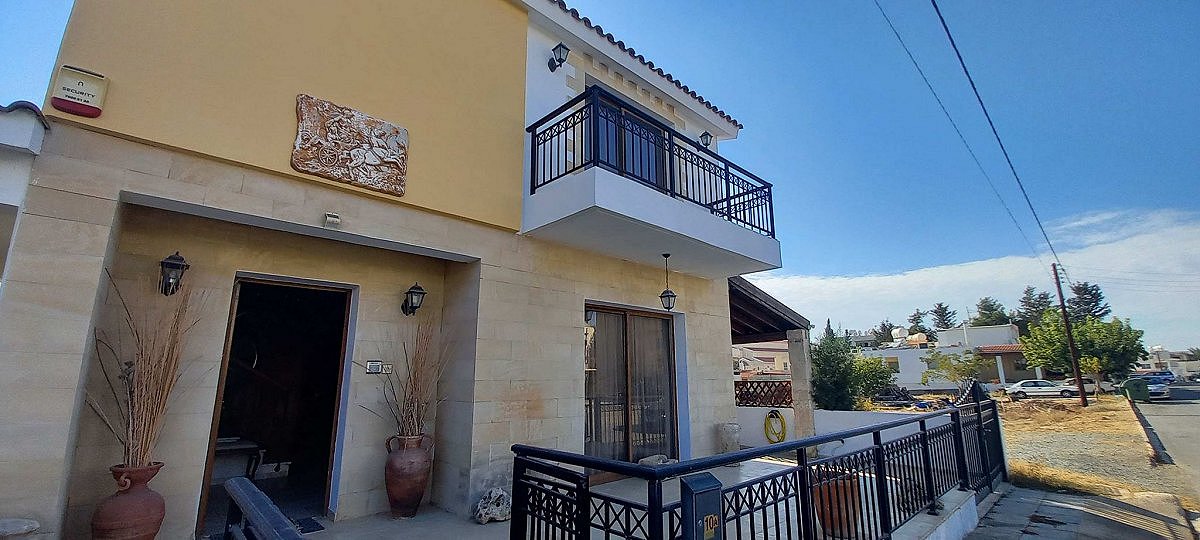 Paphos Yeroskipou 4 Bedroom House For Sale BC369