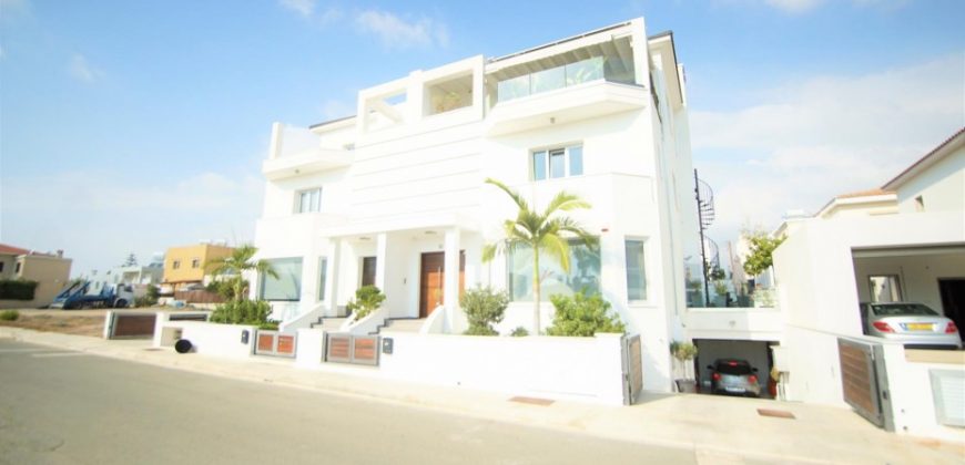 Paphos Town 6 Bedroom Semi Detached Villa For Sale BSH7190