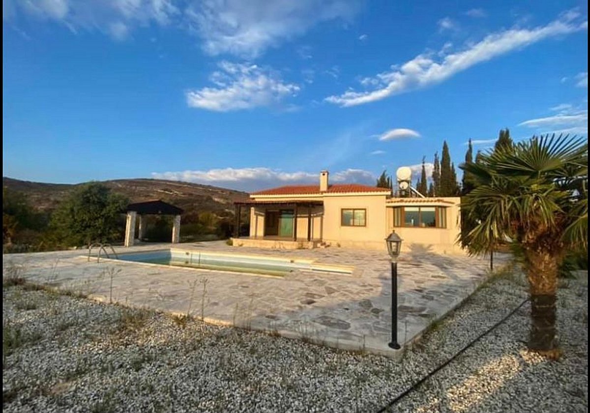Paphos Tsada 3 Bedroom Villa For Rent GRP021