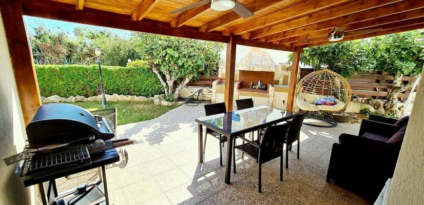 Paphos Chloraka 4 Bedroom House For Sale ZRP24347