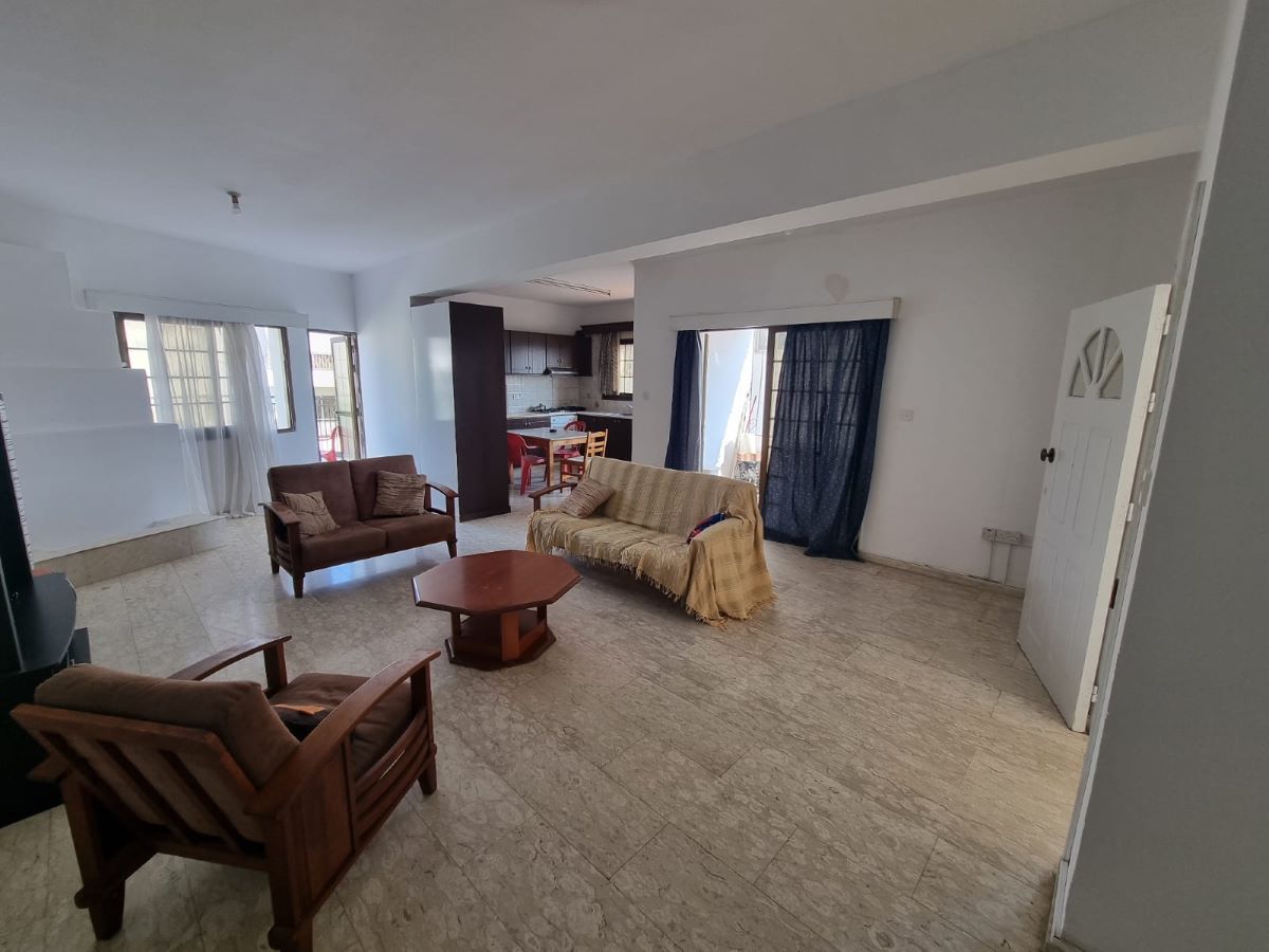 Paphos Chloraka 3 Bedroom Apartment For Rent BC437