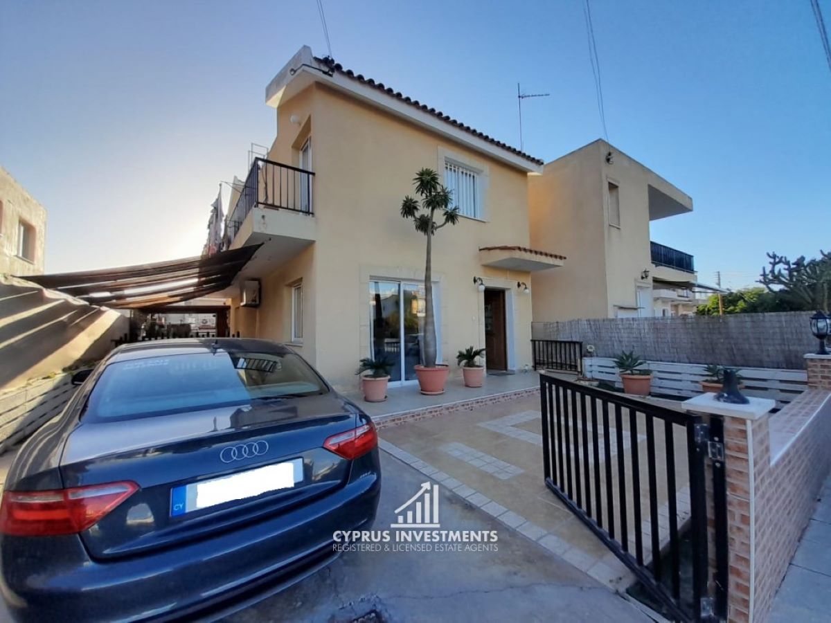 Kato Paphos Universal 4 Bedroom Villa Semi Detached For Sale PNV20638