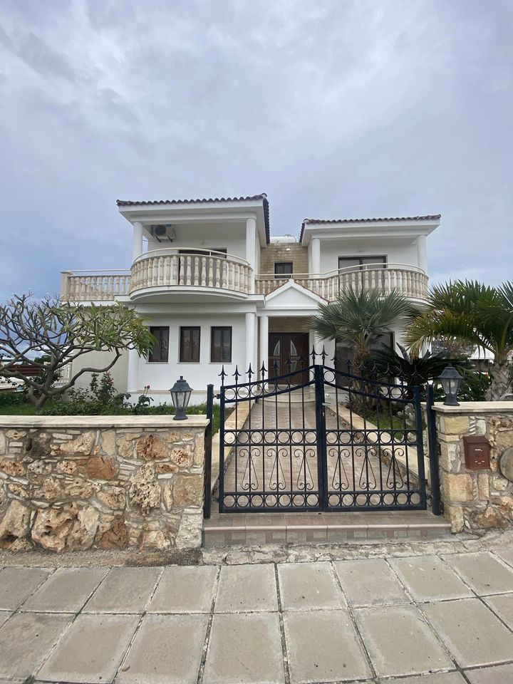 Paphos Peyia Coral Bay 4 Bedroom Villa For Rent GRP038