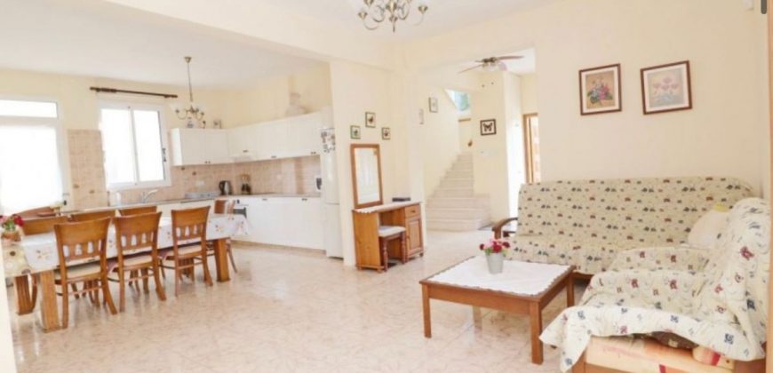 Paphos Chloraka 4 Bedroom Villa For Sale FCP40728