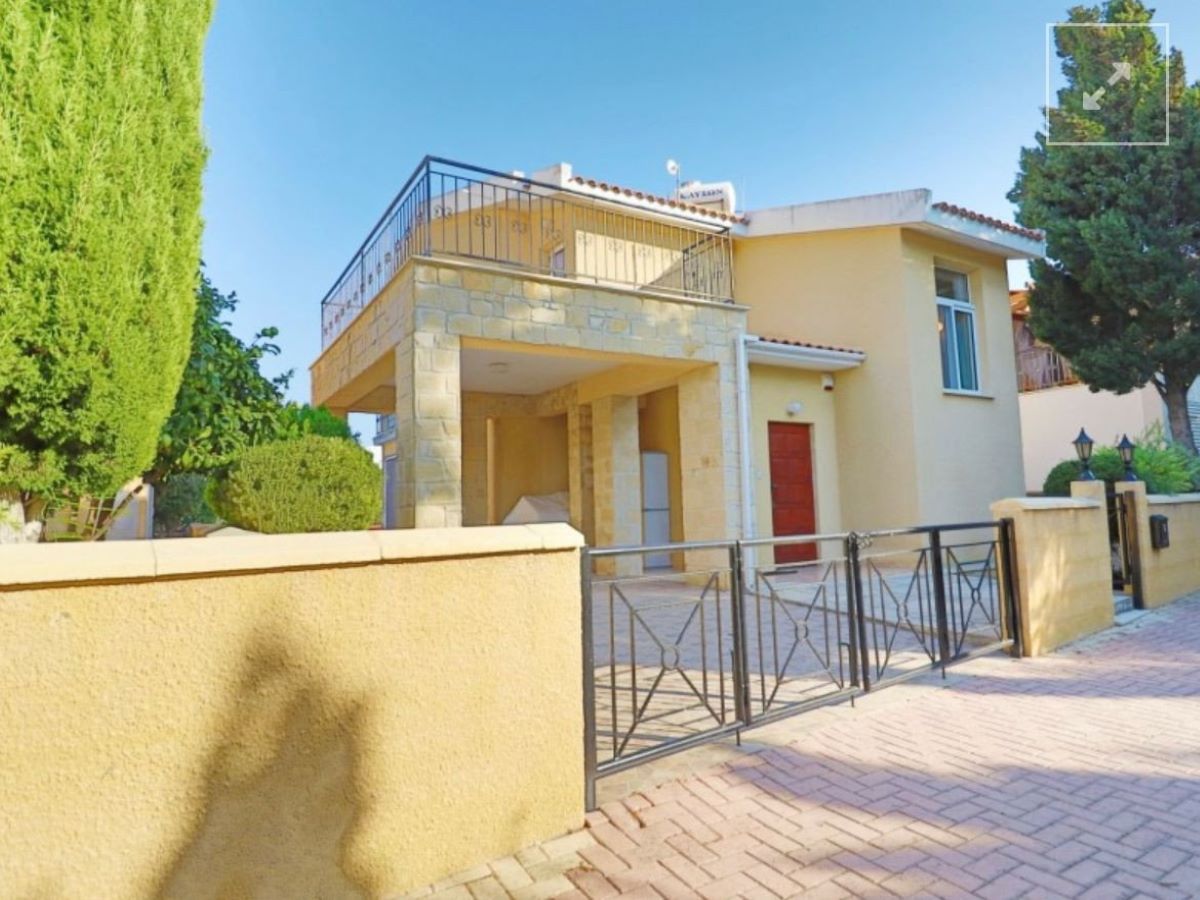 Paphos Chloraka 4 Bedroom Villa For Sale FCP40728