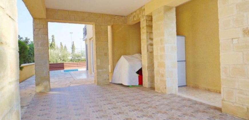 Paphos Chloraka 4 Bedroom Villa For Sale FCP40728