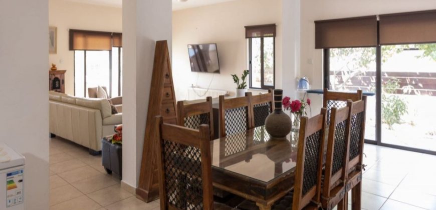 Paphos Chloraka 5 Bedroom House For Sale FCP42970