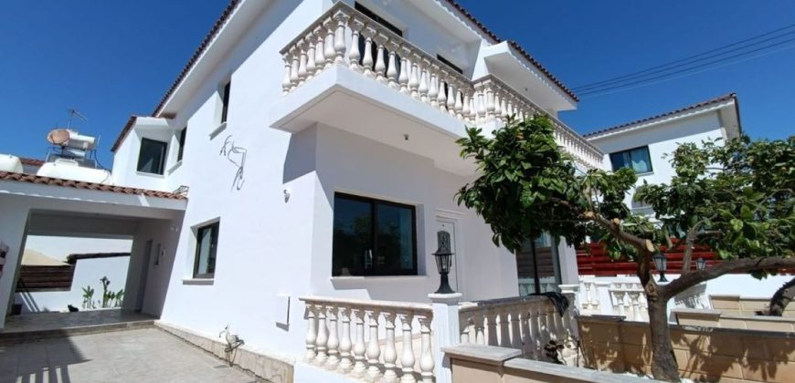 Paphos Chloraka 4 Bedroom Villa For Sale PNV21976