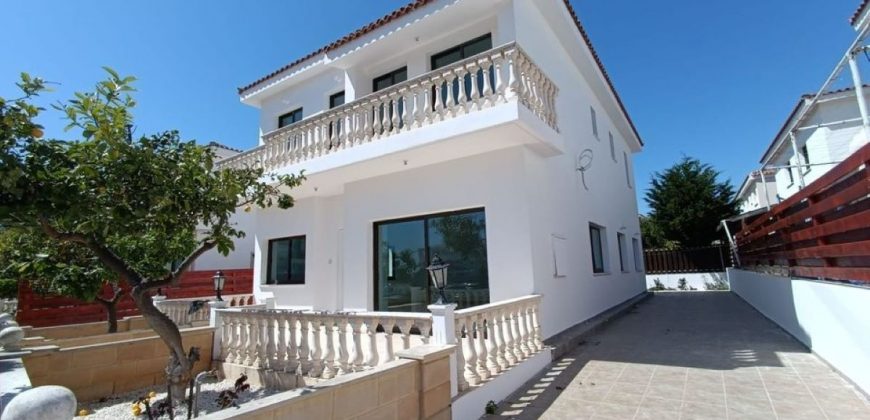 Paphos Chloraka 4 Bedroom Villa For Sale PNV21976