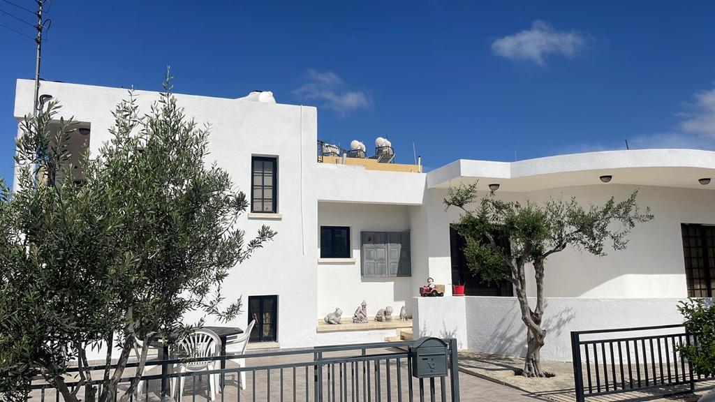 Paphos Yeroskipou 6 Bedroom House For Sale BC475