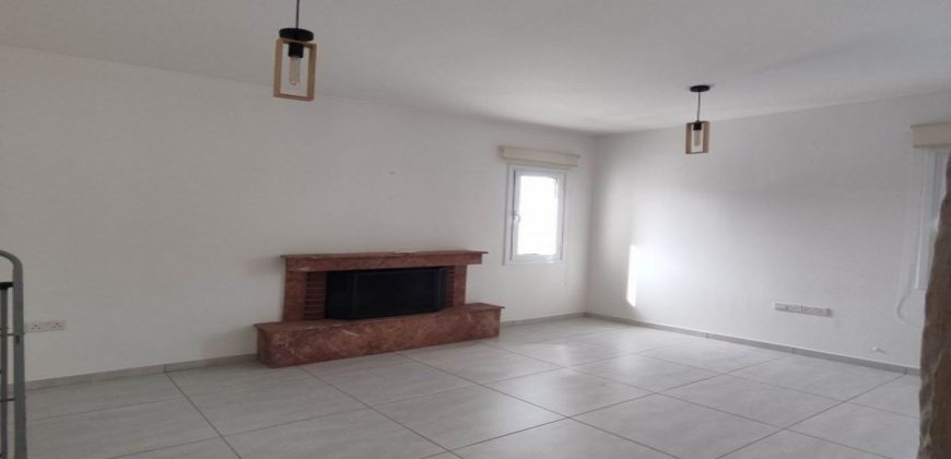 Paphos Chloraka 3 Bedroom House For Sale CSR14596