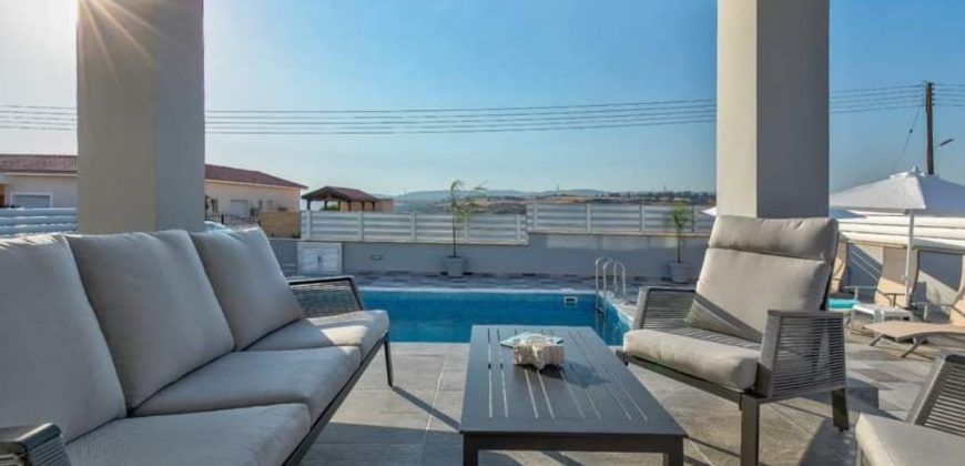 Paphos Kouklia 4 Bedroom Villa For Rent XRP027