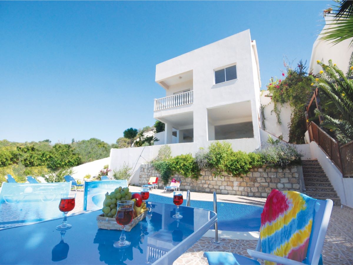 Paphos Tala 5 Bedroom Villa For Sale STTM004