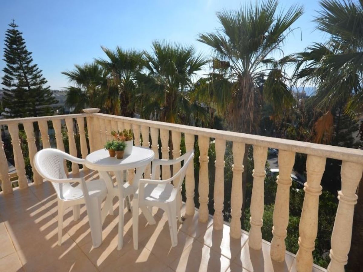 Kato Paphos Tombs of The Kings 2 Bedroom Apartment For Sale FCP46045