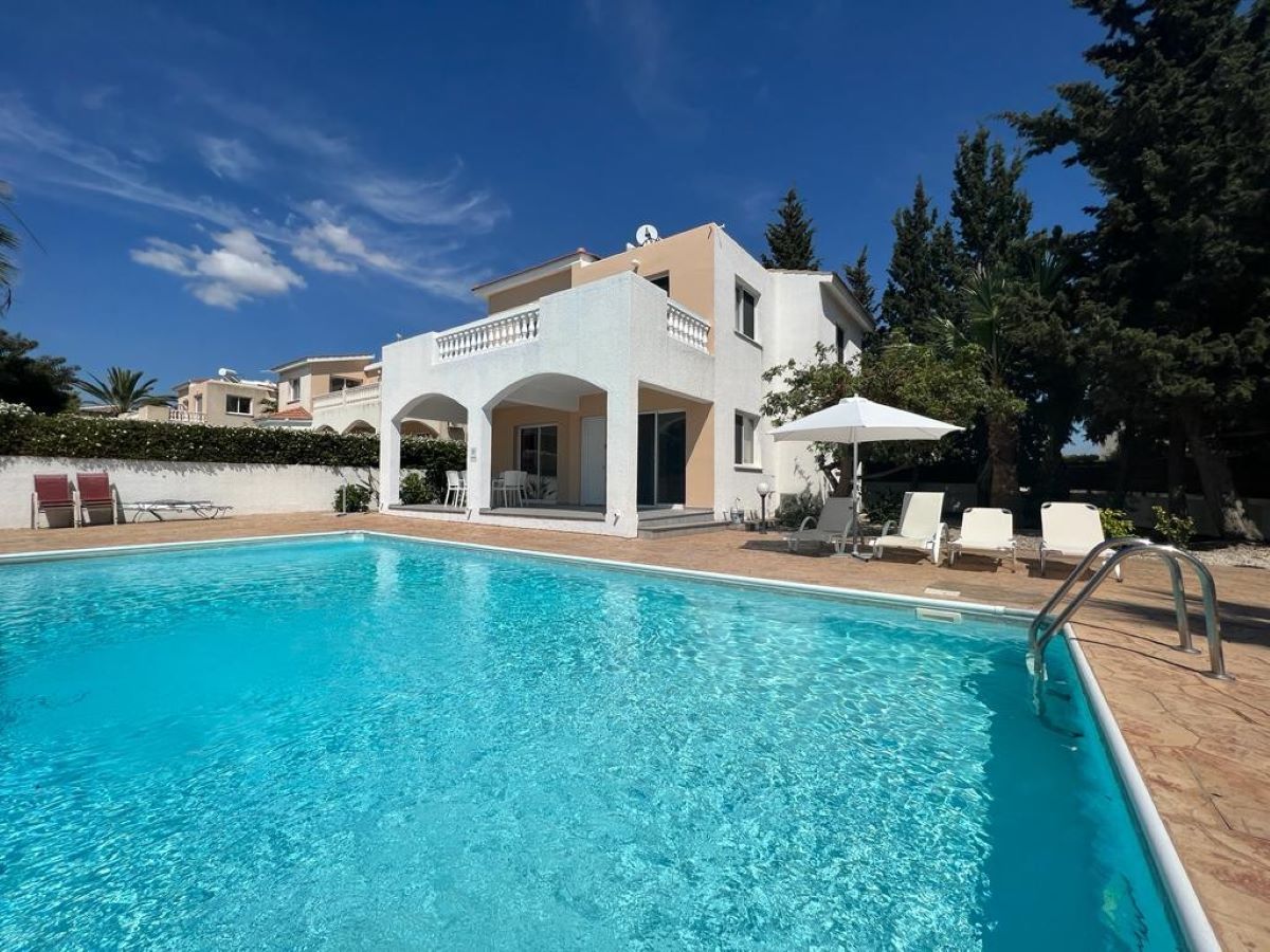 Paphos Peyia Coral Bay 3 Bedroom Villa For Sale GWHSD027