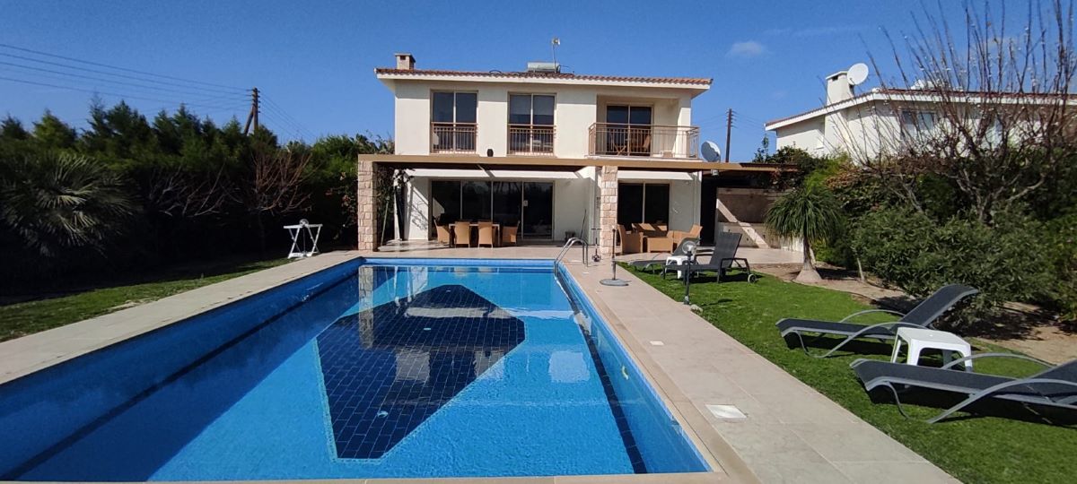 Paphos Chloraka 4 Bedroom Villa For Rent GRP053