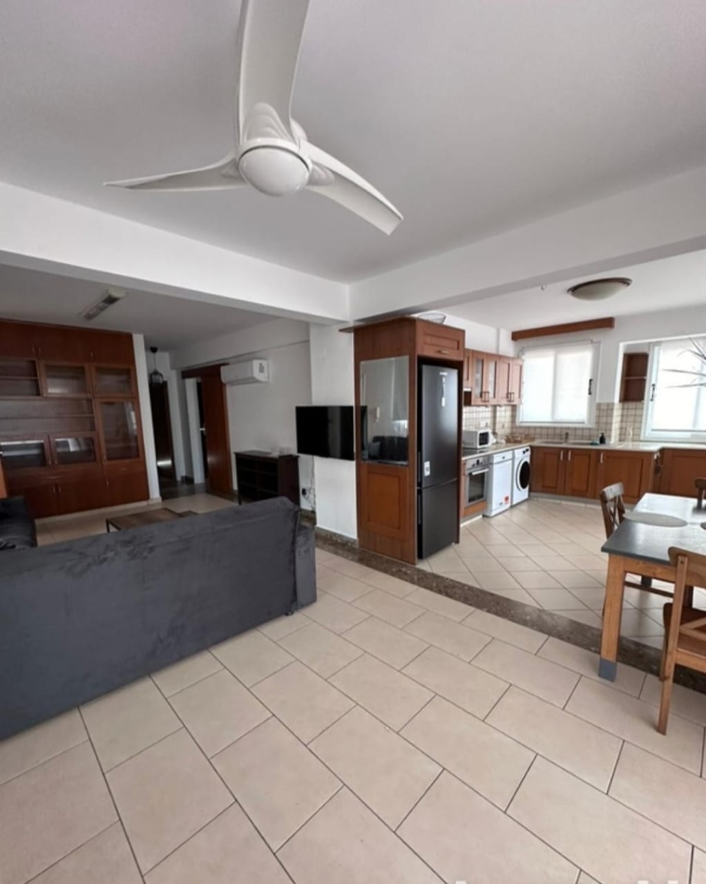 Kato Paphos Universal 3 Bedroom Apartment For Rent XRP052