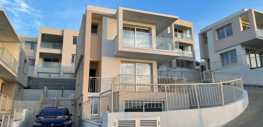 Paphos Chloraka 4 Bedroom Villa For Rent XRP049