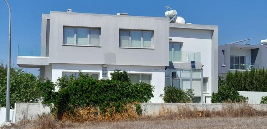 Paphos Yeroskipou 3 Bedroom Villa For Rent XRP043