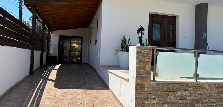 Paphos Yeroskipou 3 Bedroom Villa For Rent XRP044