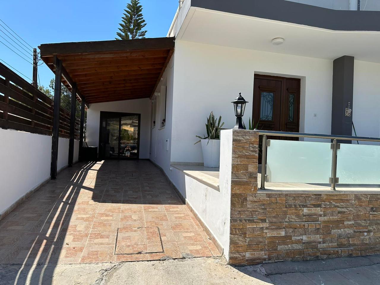 Paphos Yeroskipou 3 Bedroom Villa For Rent XRP044