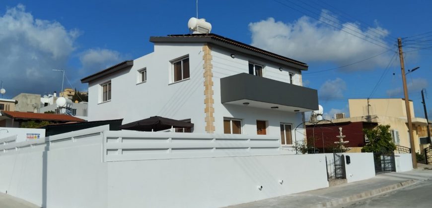 Paphos Yeroskipou 3 Bedroom Villa For Rent XRP045