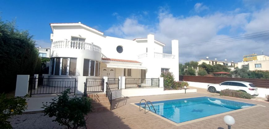 Paphos Chloraka 4 Bedroom Villa For Rent CRB002