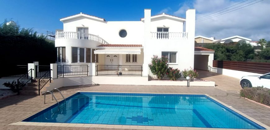 Paphos Chloraka 4 Bedroom Villa For Rent CRB002