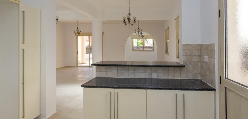 Paphos Mandria 4 Bedroom Villa For Sale AMR36838