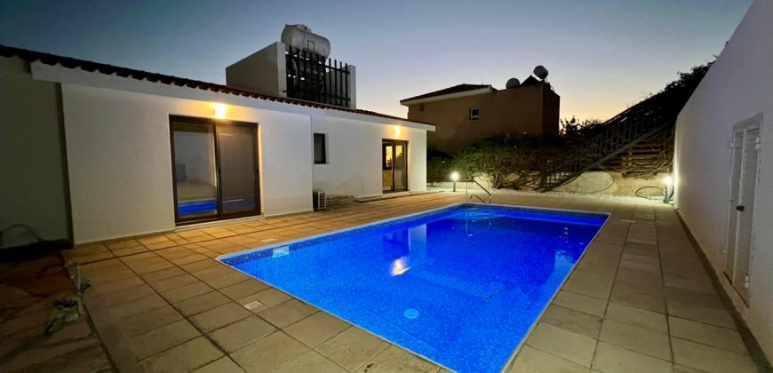 Paphos Peyia 4 Bedroom Villa For Rent XRP058