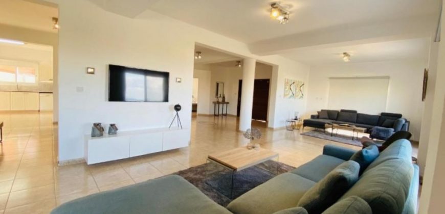 Paphos Chloraka 5 Bedroom Villa For Sale CSR14799