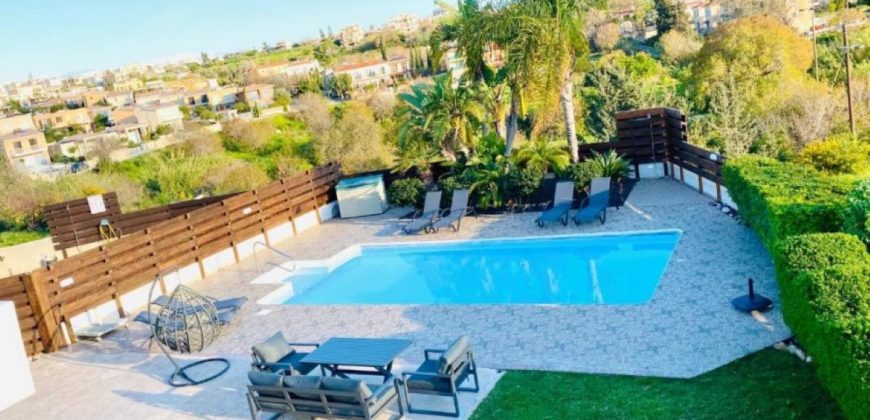 Paphos Chloraka 5 Bedroom Villa For Sale CSR14799