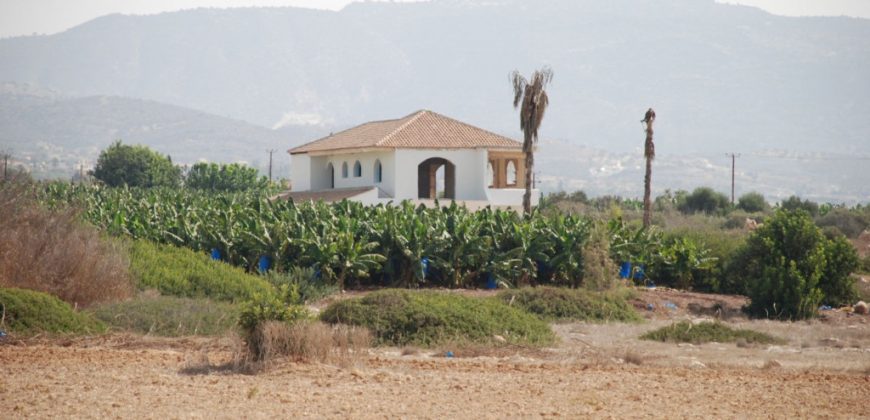 Paphos Agios Georgios 4 Bedroom House For Sale DLHP0178