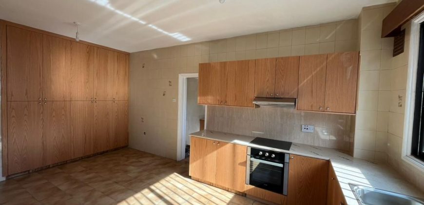 Paphos Agios Theodoros 3 Bedroom Apartment For Rent BC574
