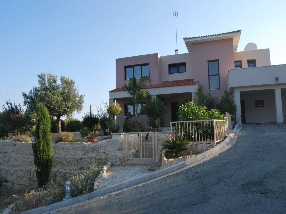 Paphos Armou 3 Bedroom Villa For Sale NGM12194