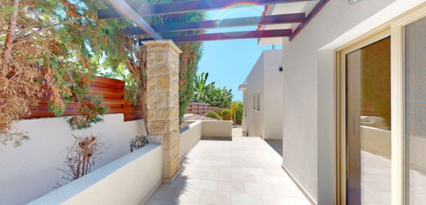 Paphos Kissonerga 4 Bedroom House For Sale DLHP0461