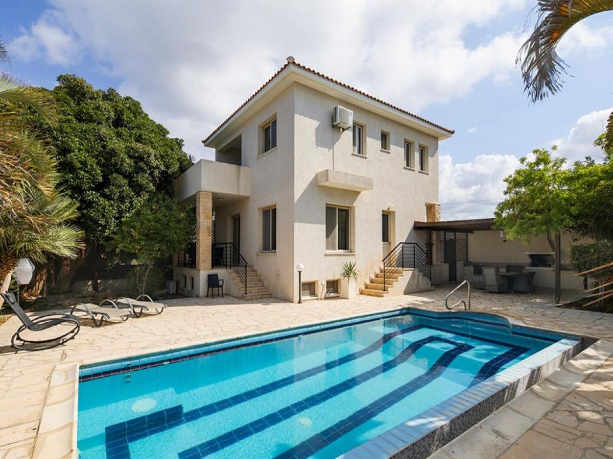 Paphos Kissonerga 4 Bedroom Villa For Rent BC569