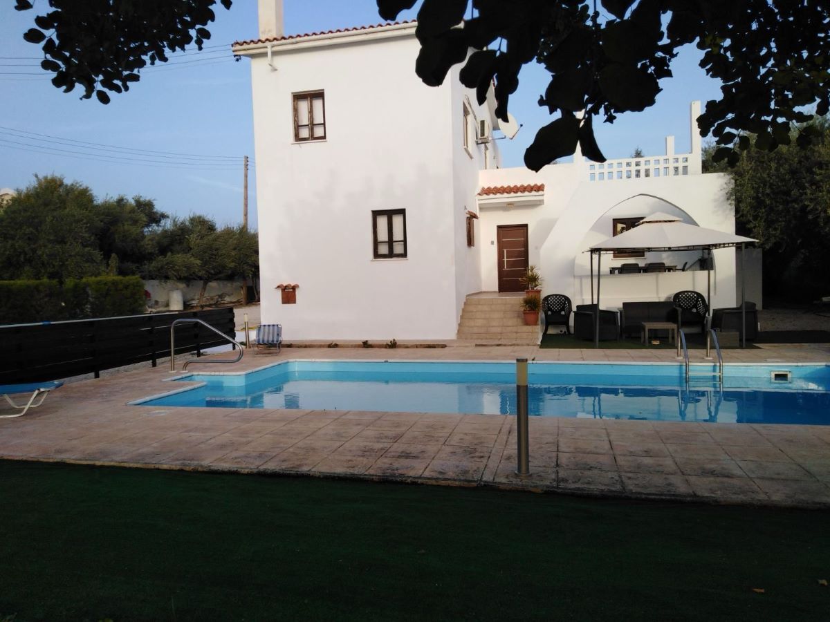 Paphos Peyia 3 Bedroom Villa For Rent GRP065